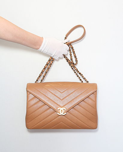 Envelope Chevron Flap, &pound;1,800, Handbags, Tan, Lambskin Leather, Front view